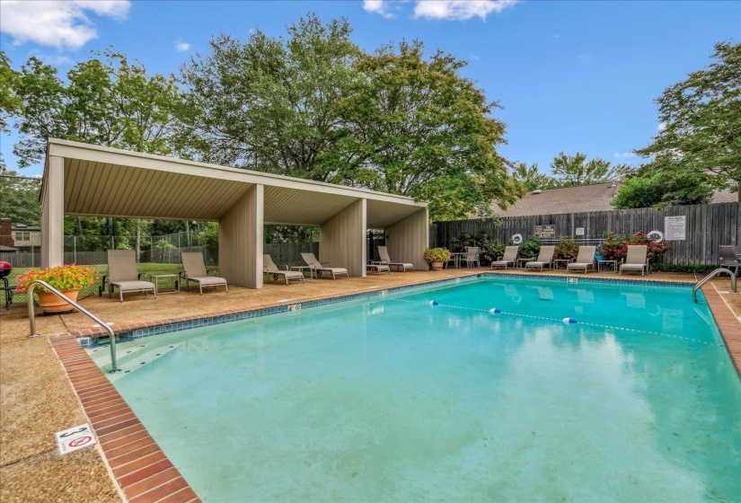 4715 MINT DR, Memphis, Tennessee 38117, 2 Bedrooms Bedrooms, 5 Rooms Rooms,2.1 BathroomsBathrooms,Residential,For Sale,MINT,10220354