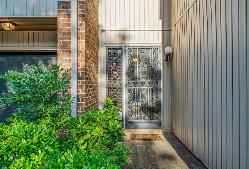 4715 MINT DR, Memphis, Tennessee 38117, 2 Bedrooms Bedrooms, 5 Rooms Rooms,2.1 BathroomsBathrooms,Residential,For Sale,MINT,10220354