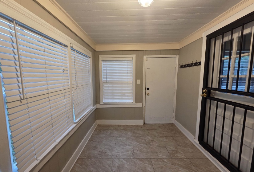 983 BROWER ST, Memphis, Tennessee 38111-4152, 4 Bedrooms Bedrooms, 7 Rooms Rooms,1 BathroomBathrooms,Rental Properties,For Sale,BROWER,10220366