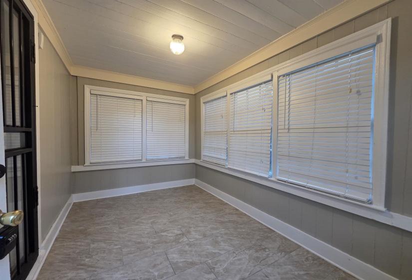 983 BROWER ST, Memphis, Tennessee 38111-4152, 4 Bedrooms Bedrooms, 7 Rooms Rooms,1 BathroomBathrooms,Rental Properties,For Sale,BROWER,10220366