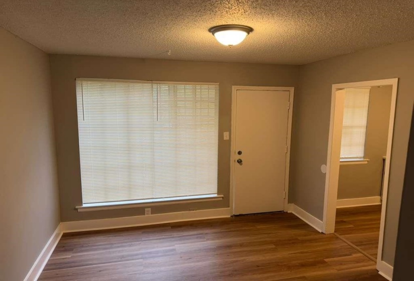 1010 UNIVERSITY ST, Memphis, Tennessee 38107, 2 Bedrooms Bedrooms, 4 Rooms Rooms,1.1 BathroomsBathrooms,Rental Properties,For Sale,UNIVERSITY,10220383