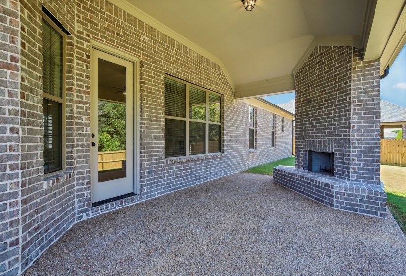100 LAUREL WOOD LN, Oakland, Tennessee 38060, 4 Bedroom Bedrooms, 9 Room Rooms,3 BathroomBathrooms,Residential,For Sale,LAUREL WOOD,0,10211022