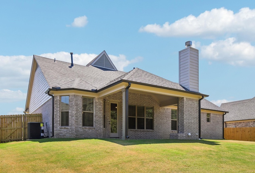 100 LAUREL WOOD LN, Oakland, Tennessee 38060, 4 Bedroom Bedrooms, 9 Room Rooms,3 BathroomBathrooms,Residential,For Sale,LAUREL WOOD,0,10211022