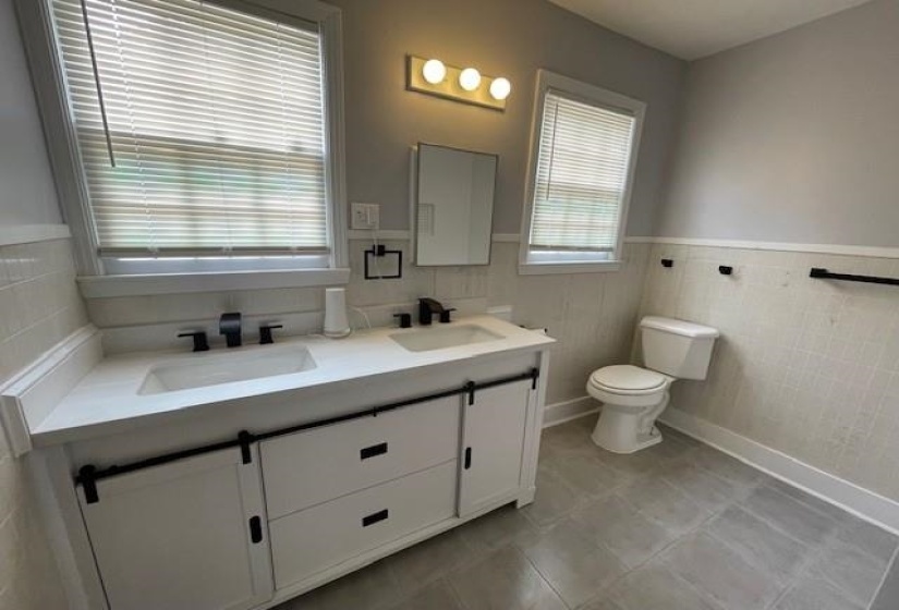 725 LOEB ST, Memphis, Tennessee 38111, 4 Bedrooms Bedrooms, 8 Rooms Rooms,2.1 BathroomsBathrooms,Residential,For Sale,LOEB,10220367