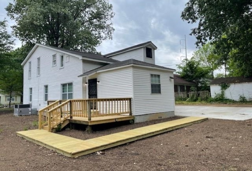 725 LOEB ST, Memphis, Tennessee 38111, 4 Bedrooms Bedrooms, 8 Rooms Rooms,2.1 BathroomsBathrooms,Residential,For Sale,LOEB,10220367