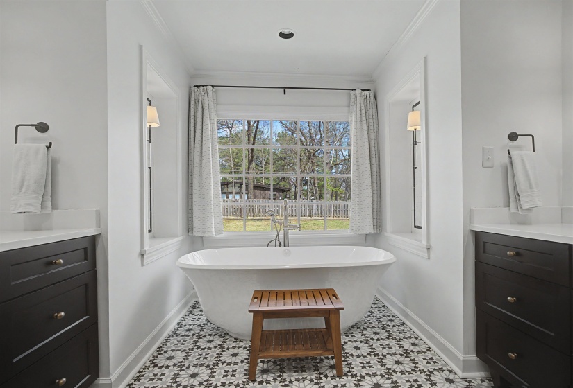 5722 SHADY GLEN RD, Memphis, Tennessee 38120, 4 Bedroom Bedrooms, 10 Room Rooms,3.2 BathroomBathrooms,Residential,For Sale,SHADY GLEN,0,10220404