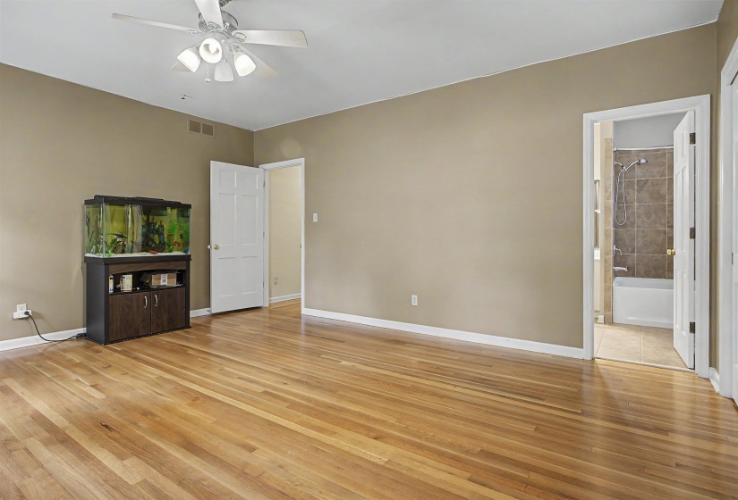 5722 SHADY GLEN RD, Memphis, Tennessee 38120, 4 Bedroom Bedrooms, 10 Room Rooms,3.2 BathroomBathrooms,Residential,For Sale,SHADY GLEN,0,10220404