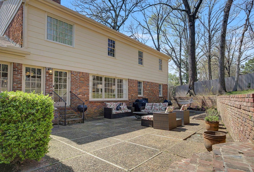 5722 SHADY GLEN RD, Memphis, Tennessee 38120, 4 Bedroom Bedrooms, 10 Room Rooms,3.2 BathroomBathrooms,Residential,For Sale,SHADY GLEN,0,10220404