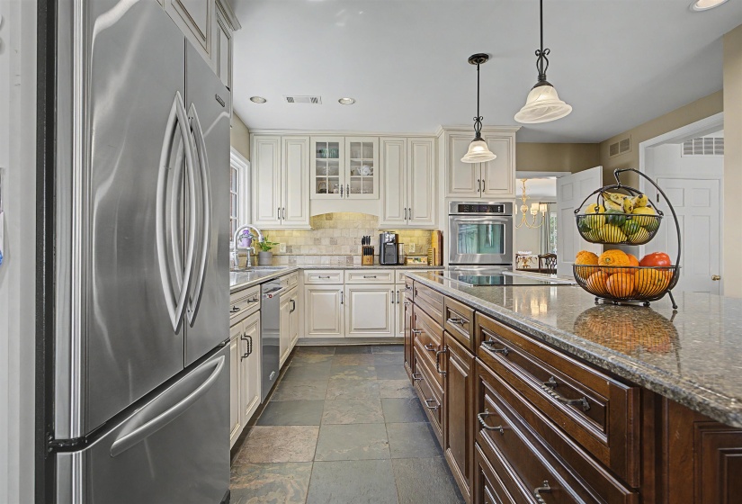 5722 SHADY GLEN RD, Memphis, Tennessee 38120, 4 Bedroom Bedrooms, 10 Room Rooms,3.2 BathroomBathrooms,Residential,For Sale,SHADY GLEN,0,10220404