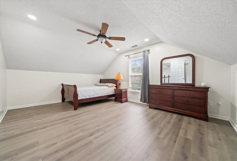 8429 KING WILLIAM ST, Memphis, Tennessee 38016, 5 Bedrooms Bedrooms, 9 Rooms Rooms,3 BathroomsBathrooms,Rental Properties,For Sale,KING WILLIAM,10220414