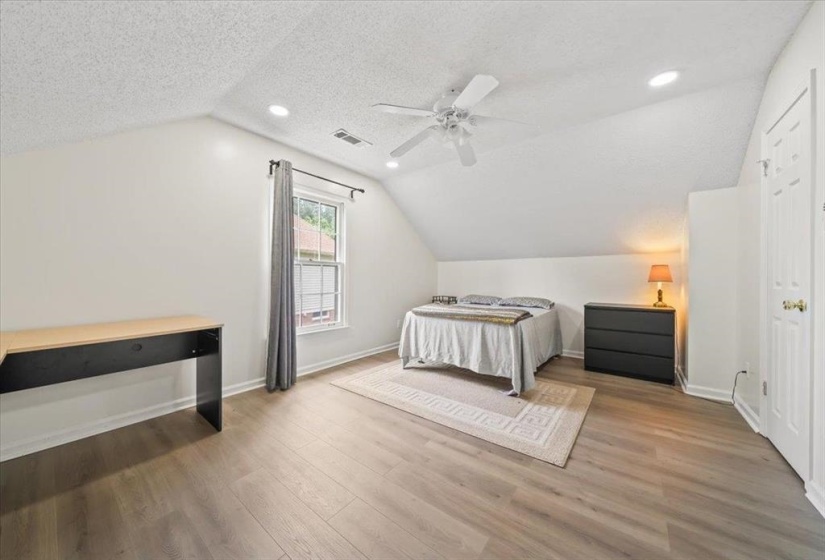 8429 KING WILLIAM ST, Memphis, Tennessee 38016, 5 Bedrooms Bedrooms, 9 Rooms Rooms,3 BathroomsBathrooms,Rental Properties,For Sale,KING WILLIAM,10220414