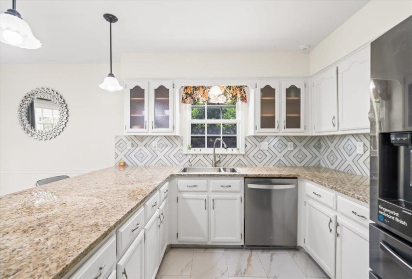 8429 KING WILLIAM ST, Memphis, Tennessee 38016, 5 Bedrooms Bedrooms, 9 Rooms Rooms,3 BathroomsBathrooms,Rental Properties,For Sale,KING WILLIAM,10220414