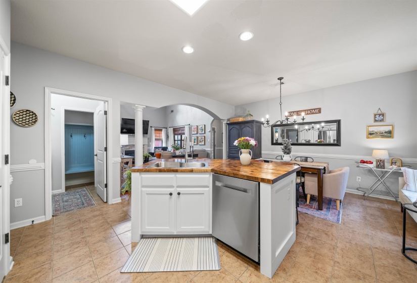 385 GARDEN SPRINGS DR, Oakland, Tennessee 38060, 4 Bedroom Bedrooms, 1 Room Rooms,2.1 BathroomBathrooms,Residential,For Sale,GARDEN SPRINGS,0,10220210