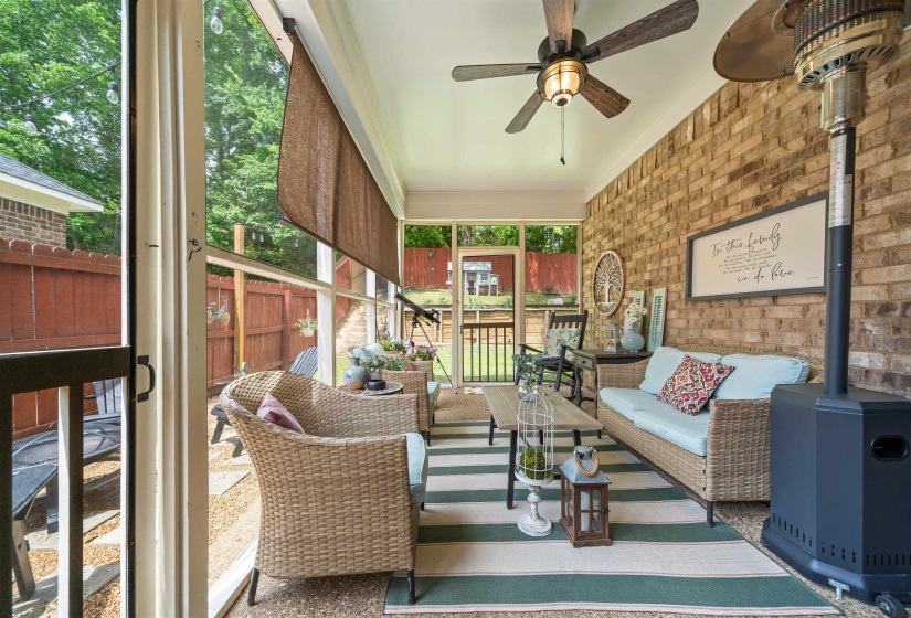 385 GARDEN SPRINGS DR, Oakland, Tennessee 38060, 4 Bedroom Bedrooms, 1 Room Rooms,2.1 BathroomBathrooms,Residential,For Sale,GARDEN SPRINGS,0,10220210
