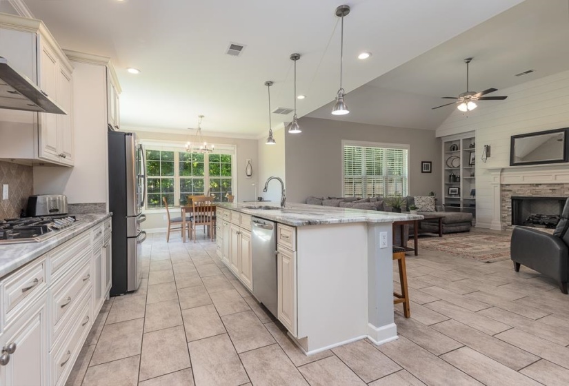 4817 GRAYSEN GORGE RD, Lakeland, Tennessee 38002, 4 Bedrooms Bedrooms, 9 Rooms Rooms,3.1 BathroomsBathrooms,Residential,For Sale,GRAYSEN GORGE,10220216