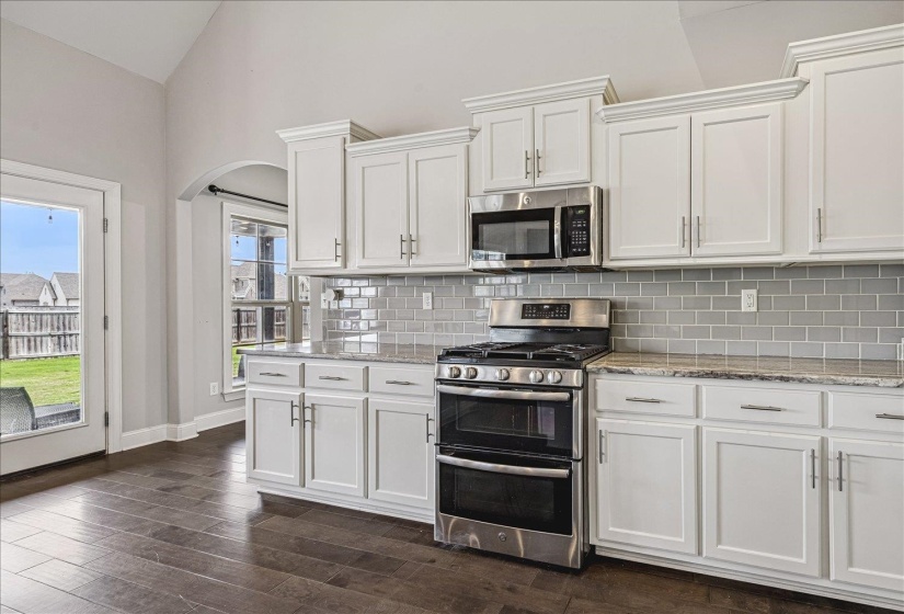 12802 LONGMIRE LOOP, Arlington, Tennessee 38002, 5 Bedrooms Bedrooms, 10 Rooms Rooms,3.1 BathroomsBathrooms,Residential,For Sale,LONGMIRE,10220416