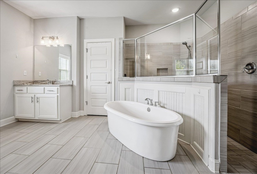 12802 LONGMIRE LOOP, Arlington, Tennessee 38002, 5 Bedrooms Bedrooms, 10 Rooms Rooms,3.1 BathroomsBathrooms,Residential,For Sale,LONGMIRE,10220416