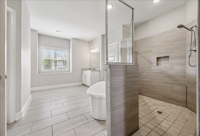 12802 LONGMIRE LOOP, Arlington, Tennessee 38002, 5 Bedrooms Bedrooms, 10 Rooms Rooms,3.1 BathroomsBathrooms,Residential,For Sale,LONGMIRE,10220416