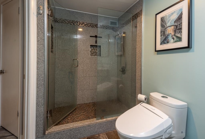 655 RIVERSIDE DR, Memphis, Tennessee 38103, 1 Bedroom Bedrooms, 3 Rooms Rooms,1 BathroomBathrooms,Residential,For Sale,RIVERSIDE,10220417