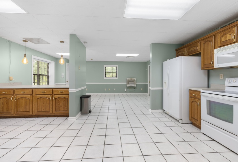 1120 MCFADDEN DR, Oakland, Tennessee 38060, 3 Bedroom Bedrooms, 7 Room Rooms,3 BathroomBathrooms,Residential,For Sale,MCFADDEN,0,10220429