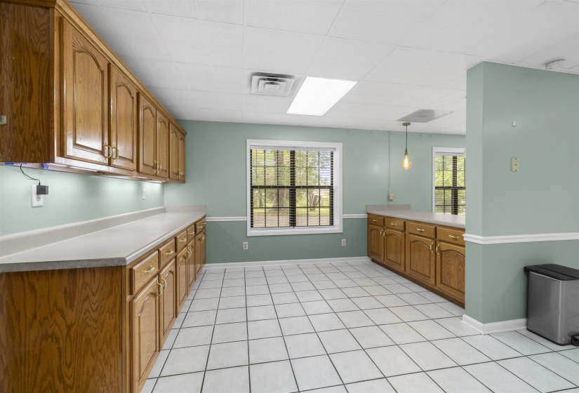 1120 MCFADDEN DR, Oakland, Tennessee 38060, 3 Bedroom Bedrooms, 7 Room Rooms,3 BathroomBathrooms,Residential,For Sale,MCFADDEN,0,10220429