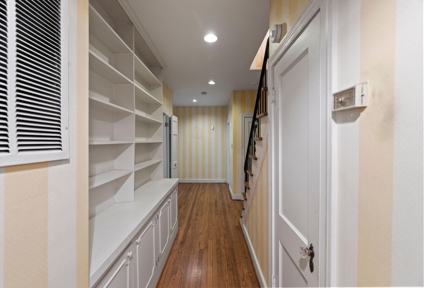 443 GRANDVIEW ST, Memphis, Tennessee 38111, 4 Bedroom Bedrooms, 10 Room Rooms,3.1 BathroomBathrooms,Residential,For Sale,GRANDVIEW,0,10220440