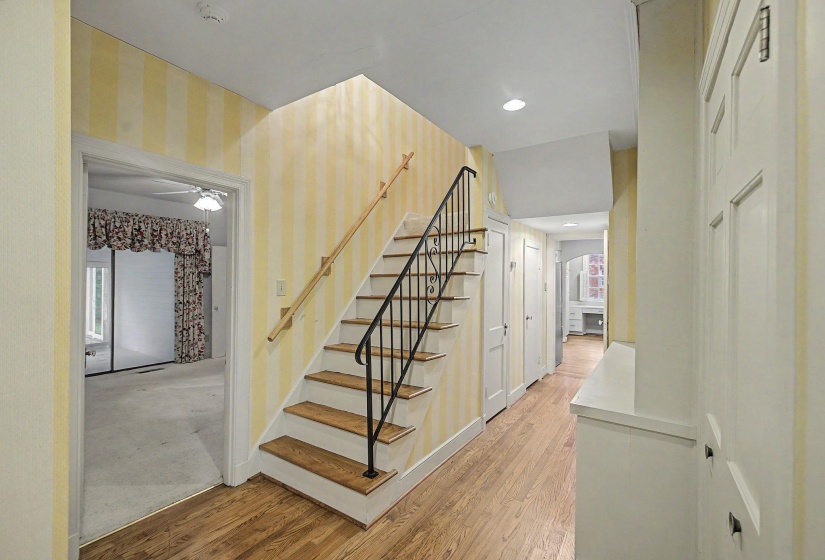 443 GRANDVIEW ST, Memphis, Tennessee 38111, 4 Bedroom Bedrooms, 10 Room Rooms,3.1 BathroomBathrooms,Residential,For Sale,GRANDVIEW,0,10220440