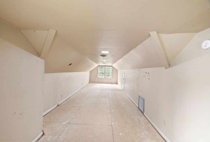 443 GRANDVIEW ST, Memphis, Tennessee 38111, 4 Bedroom Bedrooms, 10 Room Rooms,3.1 BathroomBathrooms,Residential,For Sale,GRANDVIEW,0,10220440