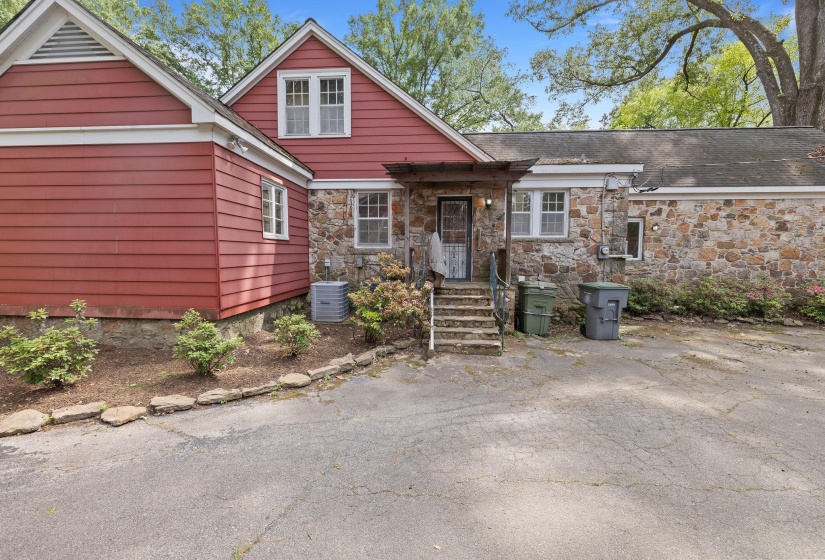 443 GRANDVIEW ST, Memphis, Tennessee 38111, 4 Bedroom Bedrooms, 10 Room Rooms,3.1 BathroomBathrooms,Residential,For Sale,GRANDVIEW,0,10220440