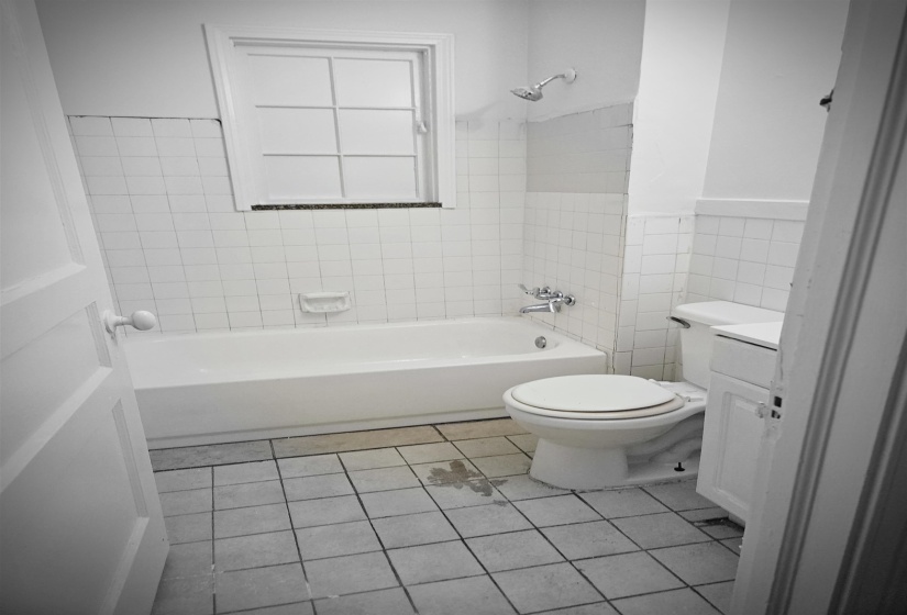 1096 GORDON ST, Memphis, Tennessee 38122, 2 Bedrooms Bedrooms, ,1 BathroomBathrooms,Duplexes,For Sale,GORDON,10220470