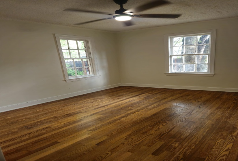 1096 GORDON ST, Memphis, Tennessee 38122, 2 Bedrooms Bedrooms, ,1 BathroomBathrooms,Duplexes,For Sale,GORDON,10220470