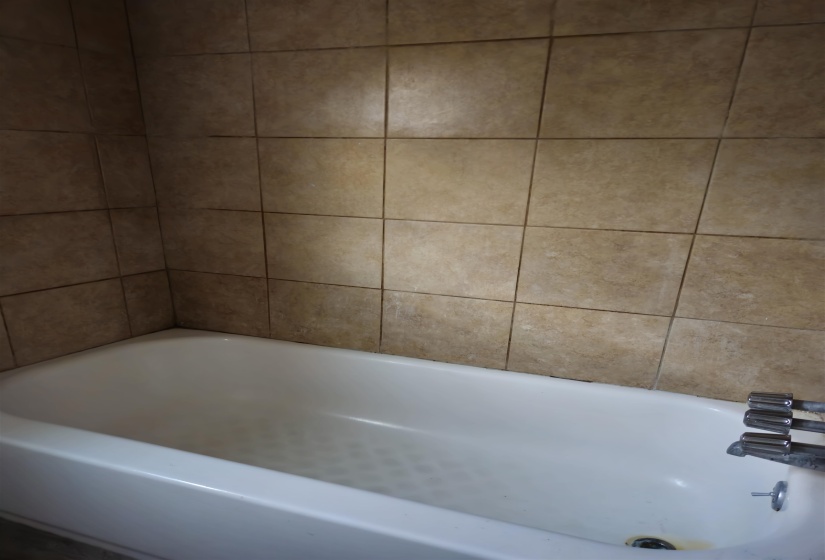 540 BERCLAIR RD, Memphis, Tennessee 38122, 2 Bedrooms Bedrooms, ,1 BathroomBathrooms,Duplexes,For Sale,BERCLAIR,10220471