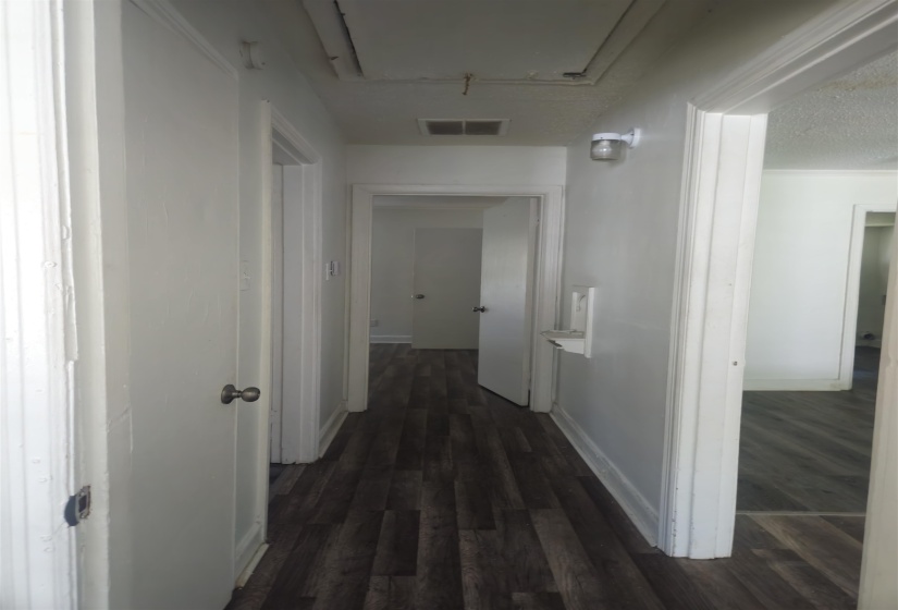 540 BERCLAIR RD, Memphis, Tennessee 38122, 2 Bedrooms Bedrooms, ,1 BathroomBathrooms,Duplexes,For Sale,BERCLAIR,10220471