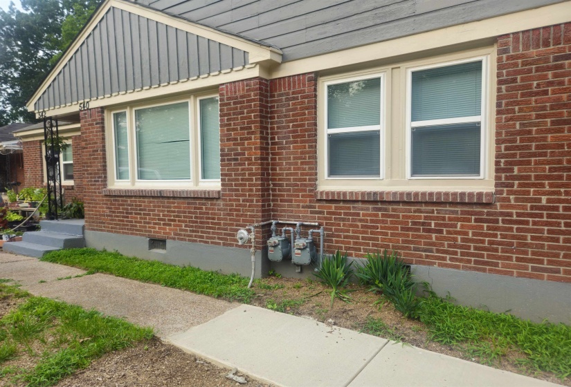540 BERCLAIR RD, Memphis, Tennessee 38122, 2 Bedrooms Bedrooms, ,1 BathroomBathrooms,Duplexes,For Sale,BERCLAIR,10220471