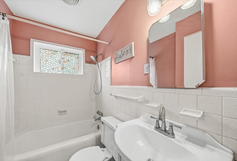 1594 DORSET DR, Memphis, Tennessee 38117, 3 Bedroom Bedrooms, 8 Room Rooms,2 BathroomBathrooms,Residential,For Sale,DORSET,0,10220442
