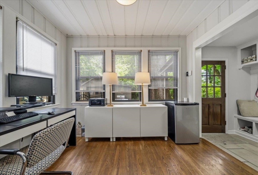 3545 SHIRLWOOD AVE, Memphis, Tennessee 38122, 3 Bedroom Bedrooms, 8 Room Rooms,2 BathroomBathrooms,Residential,For Sale,SHIRLWOOD,0,10220444