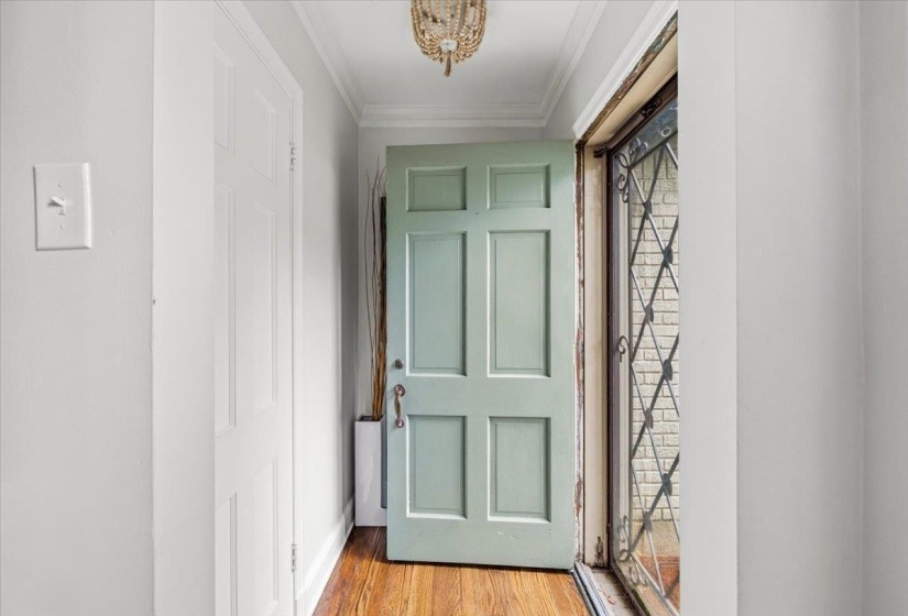 3545 SHIRLWOOD AVE, Memphis, Tennessee 38122, 3 Bedroom Bedrooms, 8 Room Rooms,2 BathroomBathrooms,Residential,For Sale,SHIRLWOOD,0,10220444