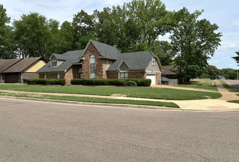 3422 COUNTRYHILL DR, Bartlett, Tennessee 38135, 3 Bedroom Bedrooms, 7 Room Rooms,2.1 BathroomBathrooms,Residential,For Sale,COUNTRYHILL,0,10220447