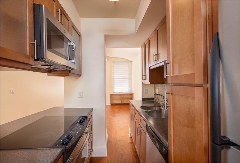 66 MONROE AVE, Memphis, Tennessee 38103, 1 Bedroom Bedrooms, 4 Rooms Rooms,1 BathroomBathrooms,Residential,For Sale,MONROE,10220462