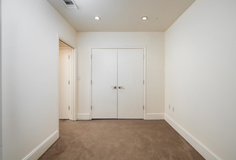 66 MONROE AVE, Memphis, Tennessee 38103, 1 Bedroom Bedrooms, 4 Rooms Rooms,1 BathroomBathrooms,Residential,For Sale,MONROE,10220462