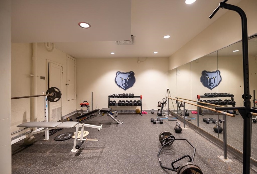66 MONROE AVE, Memphis, Tennessee 38103, 1 Bedroom Bedrooms, 4 Rooms Rooms,1 BathroomBathrooms,Residential,For Sale,MONROE,10220462