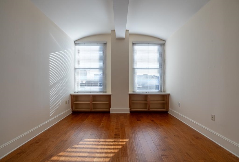 66 MONROE AVE, Memphis, Tennessee 38103, 1 Bedroom Bedrooms, 4 Rooms Rooms,1 BathroomBathrooms,Residential,For Sale,MONROE,10220462