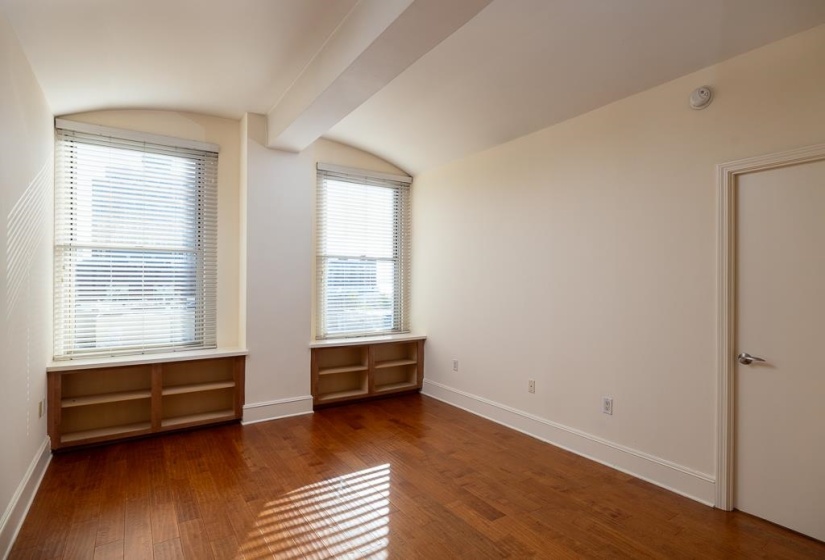66 MONROE AVE, Memphis, Tennessee 38103, 1 Bedroom Bedrooms, 4 Rooms Rooms,1 BathroomBathrooms,Residential,For Sale,MONROE,10220462