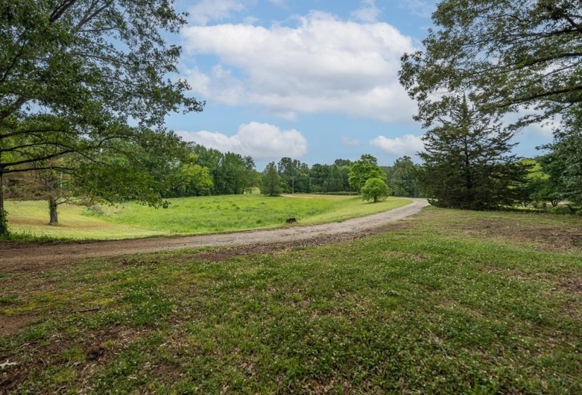 6667 STAR LANDING RD, Lake Cormorant, Mississippi 38641, 3 Bedroom Bedrooms, 10 Room Rooms,3.1 BathroomBathrooms,Residential,For Sale,STAR LANDING,0,10220466