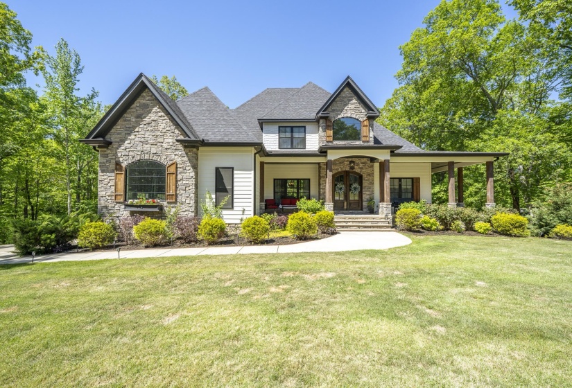 267 WOODRUN DR, Middleton, Tennessee 38052, 5 Bedroom Bedrooms, 21 Room Rooms,5.1 BathroomBathrooms,Residential,For Sale,WOODRUN,0,10220468