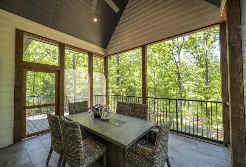 267 WOODRUN DR, Middleton, Tennessee 38052, 5 Bedroom Bedrooms, 21 Room Rooms,5.1 BathroomBathrooms,Residential,For Sale,WOODRUN,0,10220468