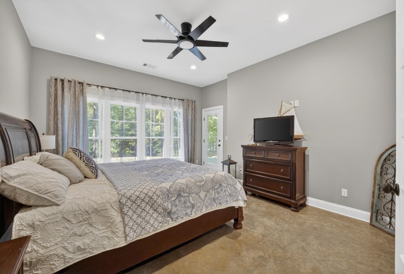 267 WOODRUN DR, Middleton, Tennessee 38052, 5 Bedroom Bedrooms, 21 Room Rooms,5.1 BathroomBathrooms,Residential,For Sale,WOODRUN,0,10220468