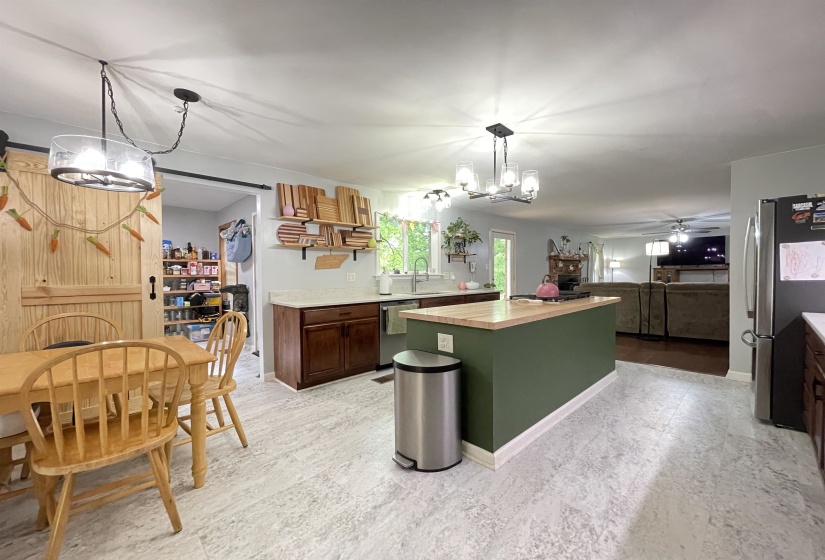 7754 DEER LAKE DR, Millington, Tennessee 38053, 3 Bedrooms Bedrooms, 7 Rooms Rooms,2 BathroomsBathrooms,Residential,For Sale,DEER LAKE,10220481