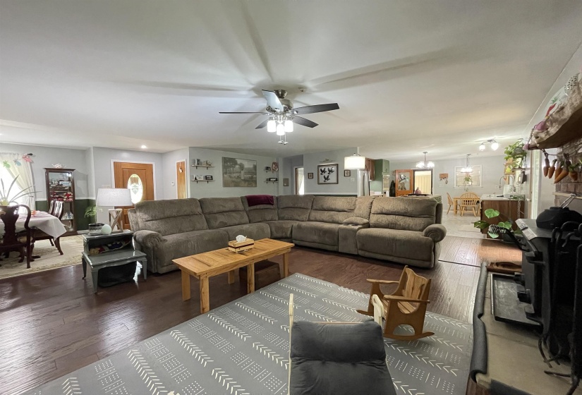 7754 DEER LAKE DR, Millington, Tennessee 38053, 3 Bedrooms Bedrooms, 7 Rooms Rooms,2 BathroomsBathrooms,Residential,For Sale,DEER LAKE,10220481