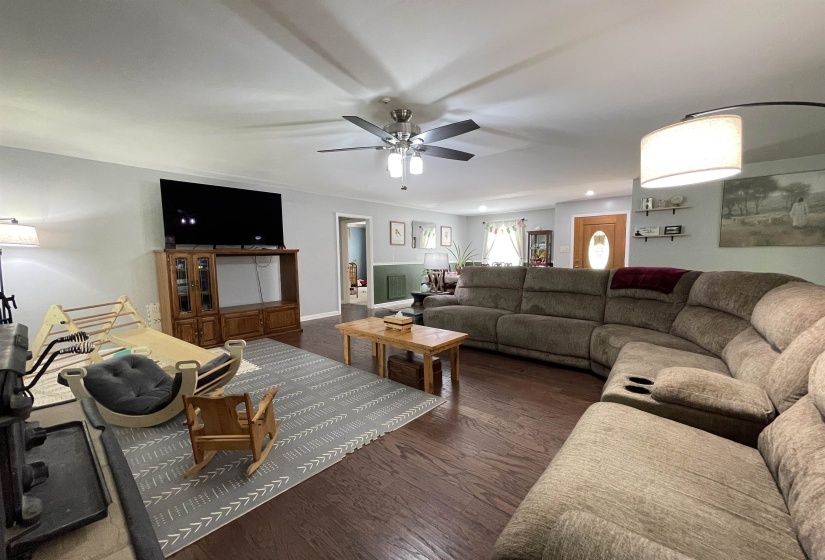 7754 DEER LAKE DR, Millington, Tennessee 38053, 3 Bedrooms Bedrooms, 7 Rooms Rooms,2 BathroomsBathrooms,Residential,For Sale,DEER LAKE,10220481